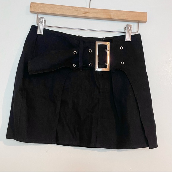 White Fox Boutique Dresses & Skirts - White Fox Boutique Black Mini Skirt